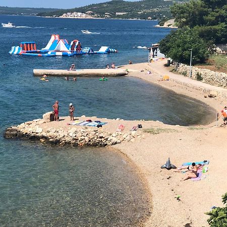 Design-Beachresort Maslenica Bagian luar foto