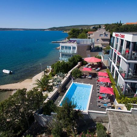 Design-Beachresort Maslenica Bagian luar foto